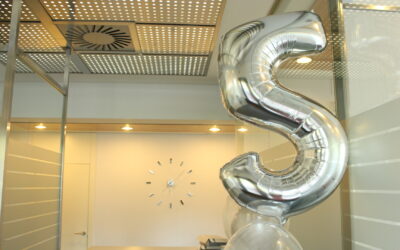 Celebramos el 5º Aniversario de Dental 2DOCE